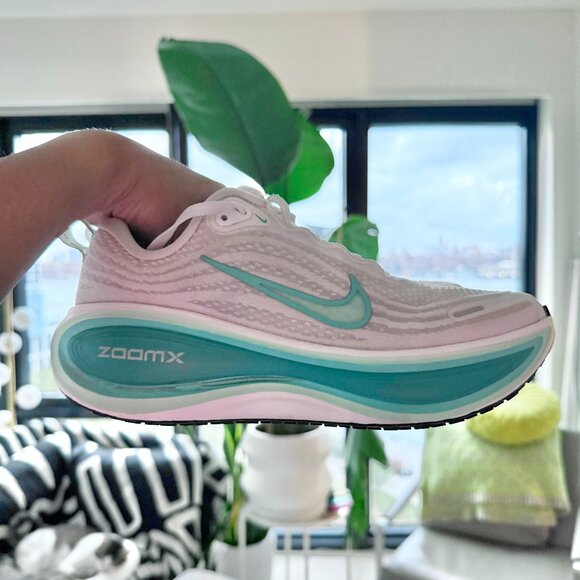 (under 35 miles) Nike Vomero Plus - Women's 7.5 - white/mint/turquoise - Picture 1 of 5